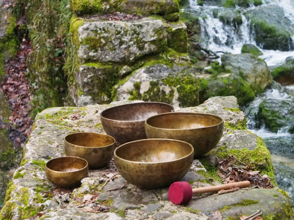 Поющие чаши: древний инструмент для гармонии тела и души