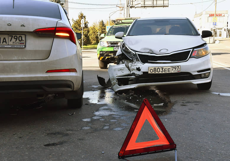 Водители объезжают страховщиков