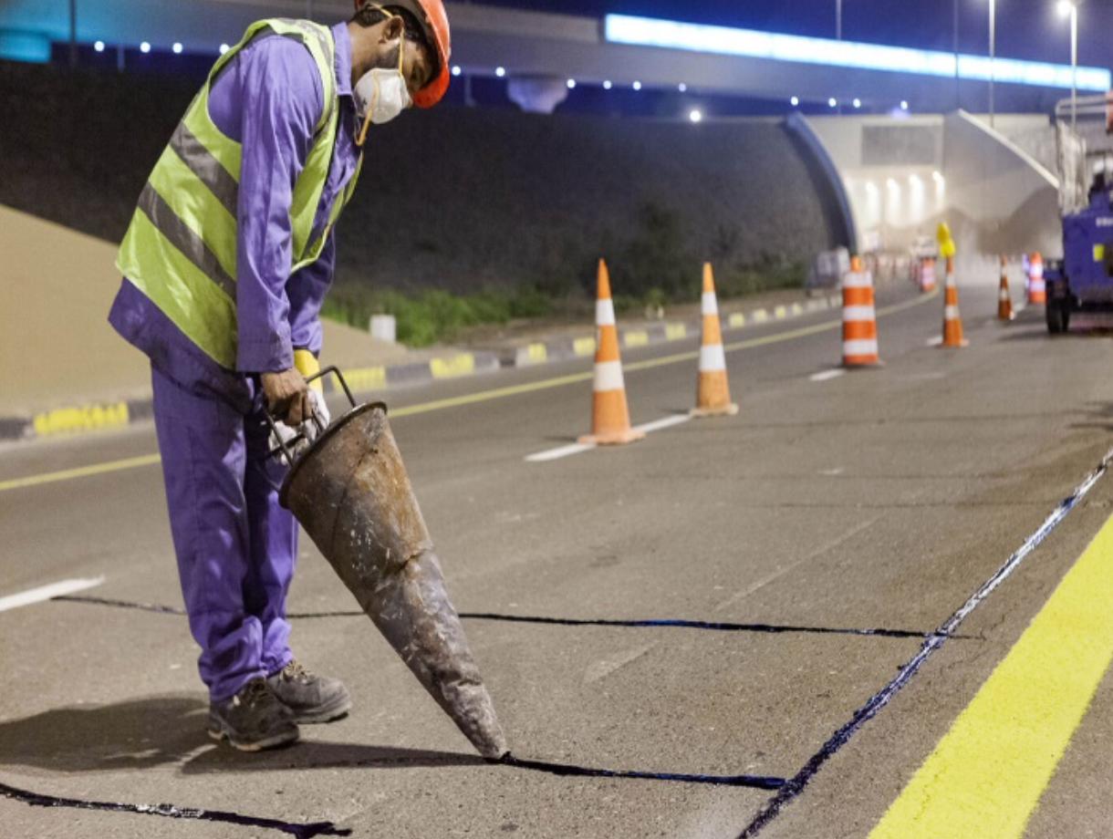 Как правильно работать с заливочной мастикой МБЗ: подробное руководство