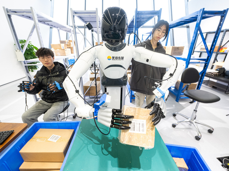 Роботы с тактильной кожей освоили мелкую моторику