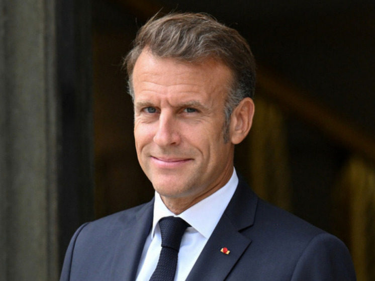 Эксперт по языку жестов заметил признаки стресса у Макрона