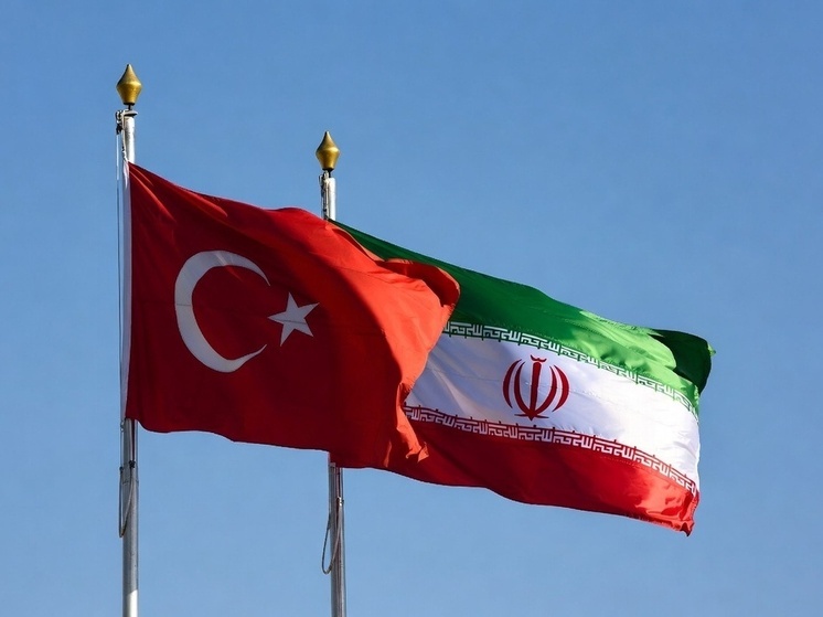В Турции сообщили о контактах с Ираном по поводу ракетных пусков