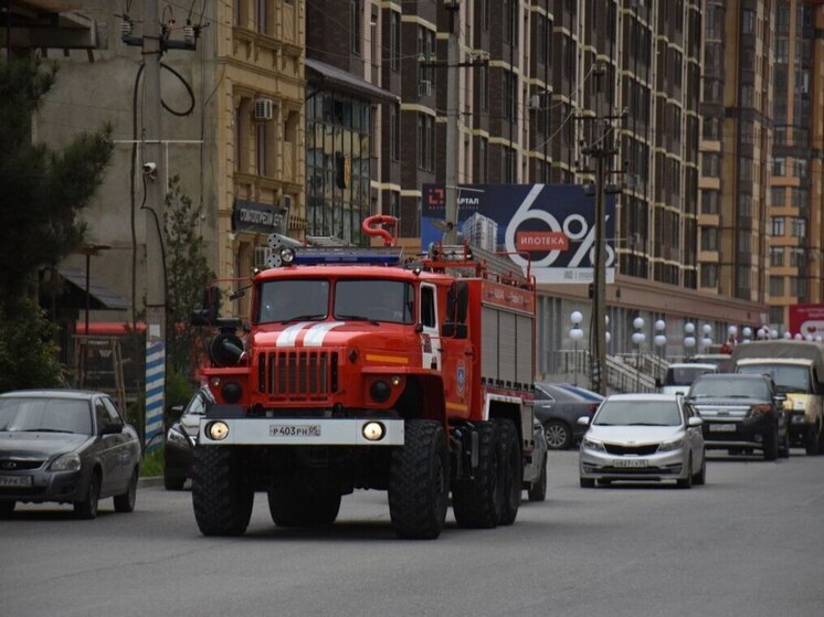 Многоэтажка загорелась в Ялте: что известно