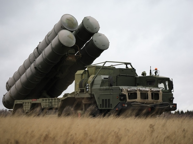 ВС РФ поразили сухогруз с военным грузом для ВСУ в порту Николаева